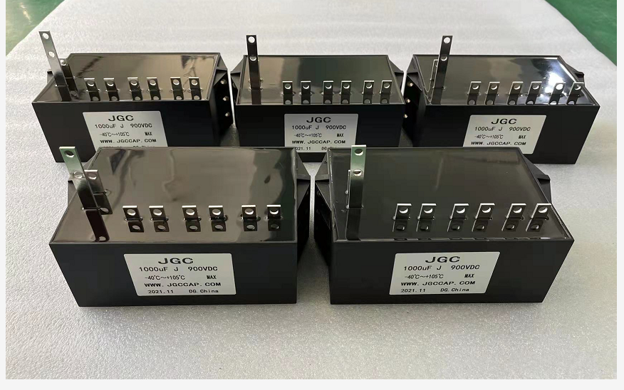 DC-Link電容( 方型盒式 )(圖4) DC-Link電容( 方型盒式 )(圖4)